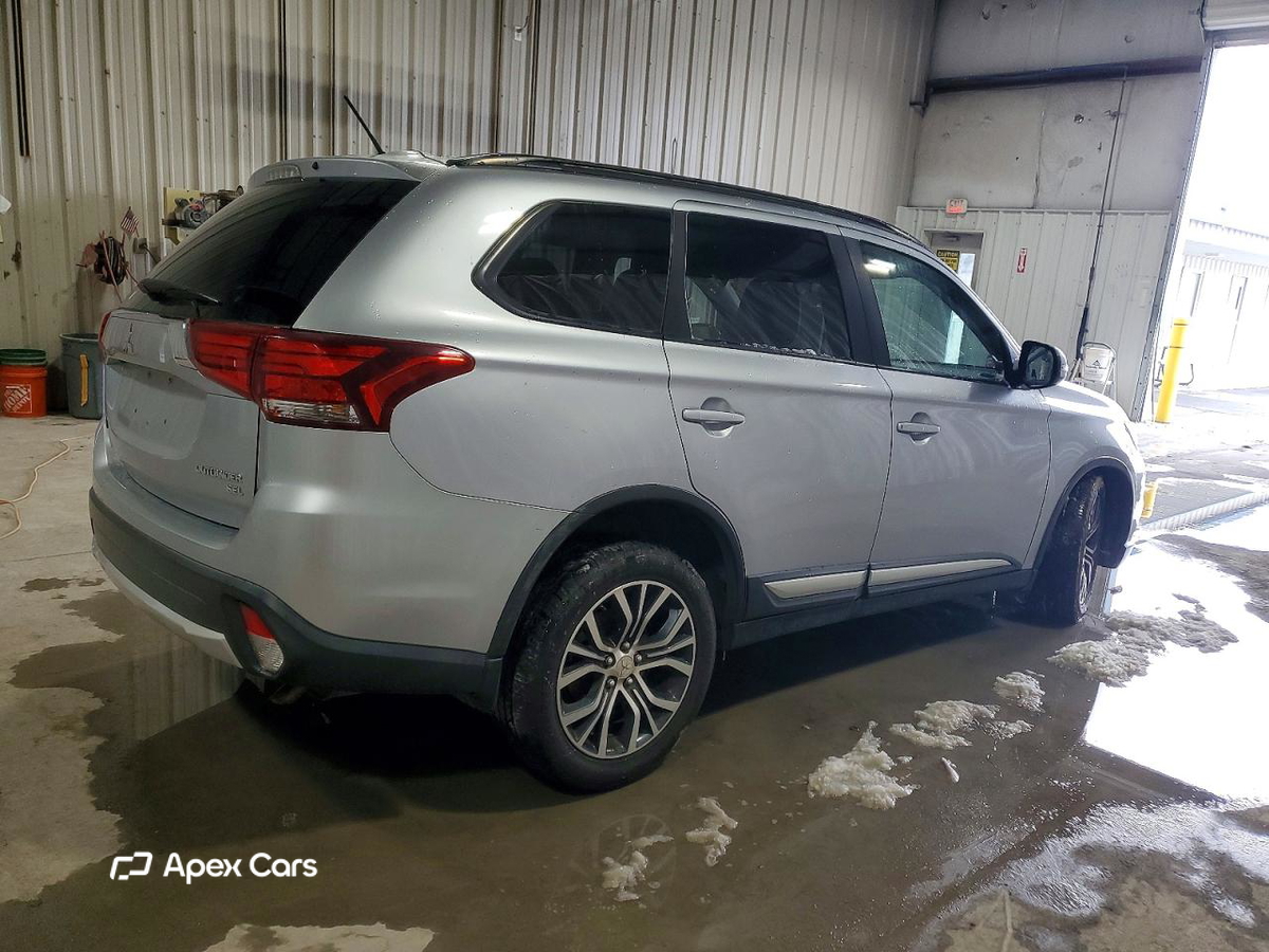 Mitsubishi Outlander 2016
