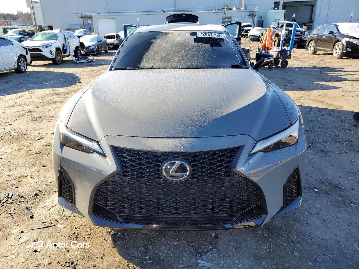 Lexus IS 2025