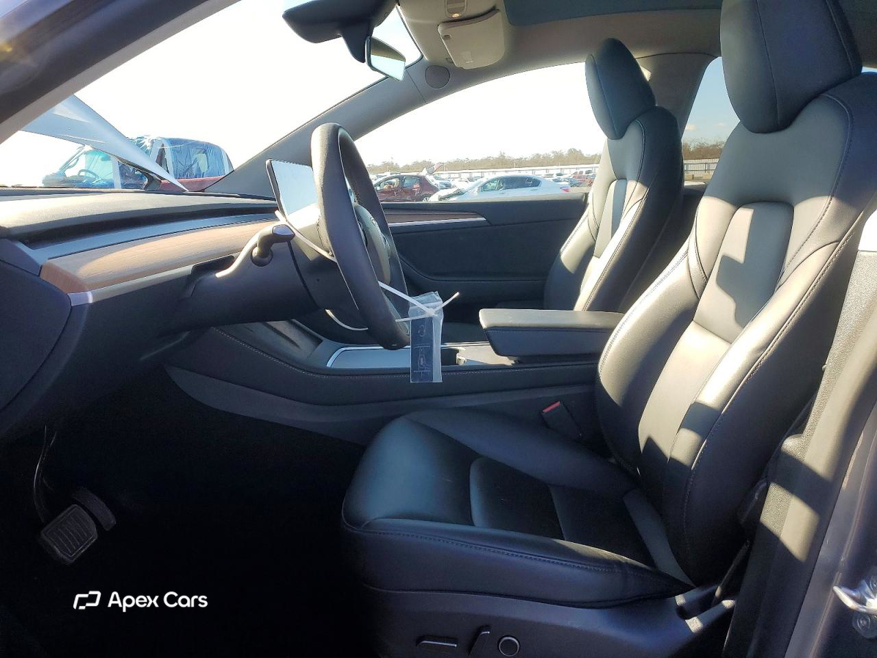 Tesla Model Y 2025