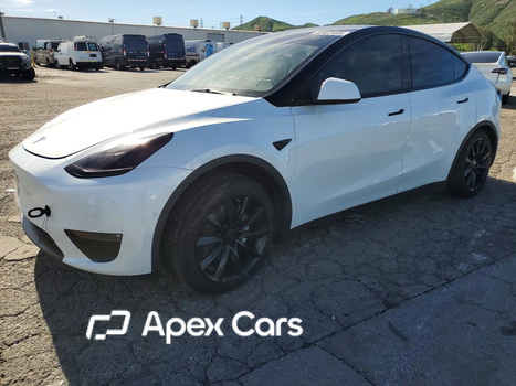 Tesla Model Y 2022 - Image 1 of 14