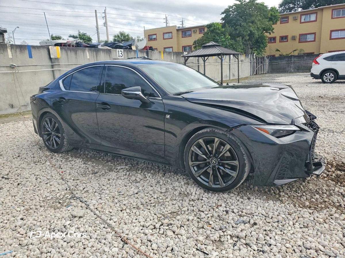 Lexus IS 2023