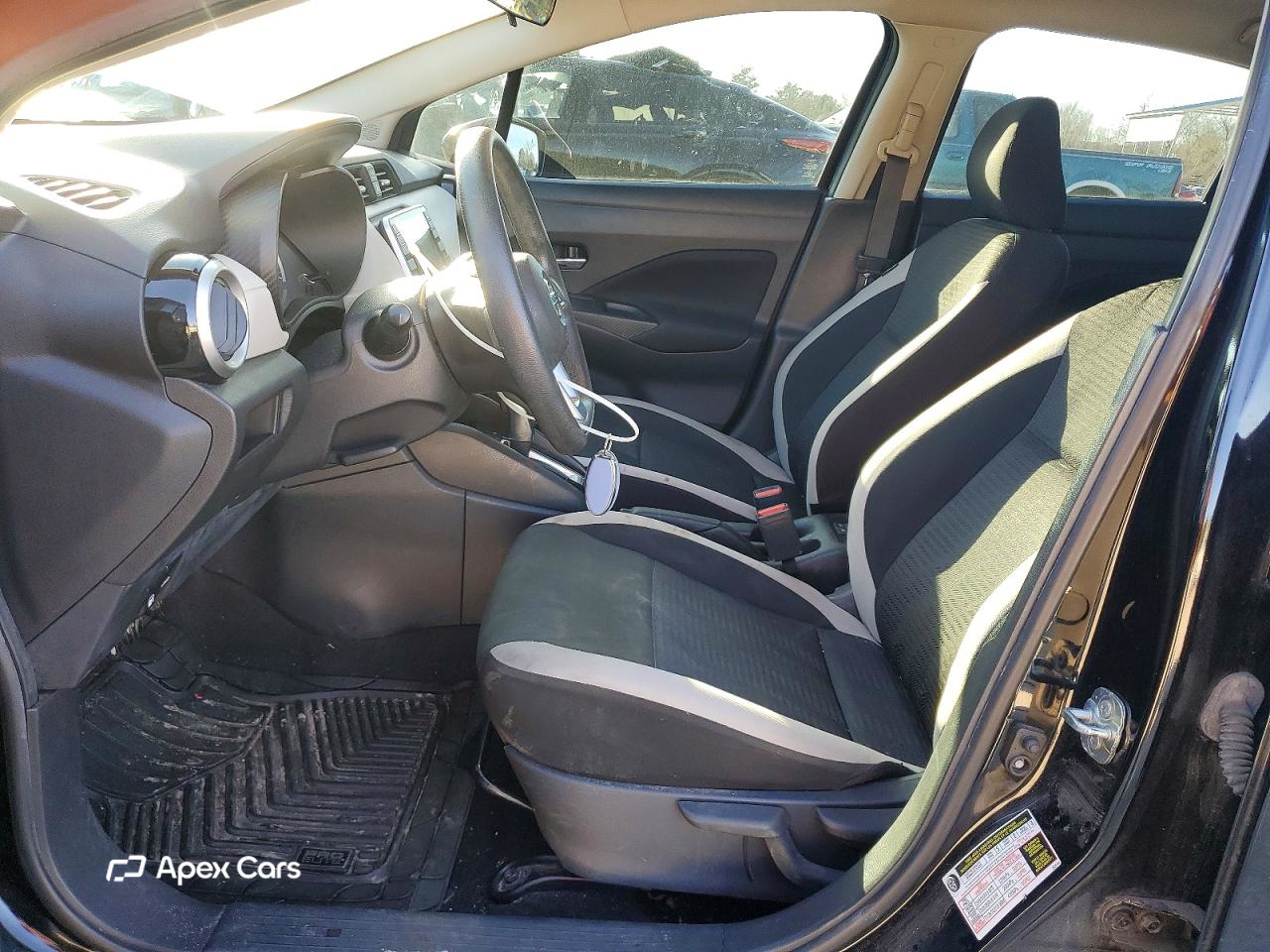 Nissan Versa 2021