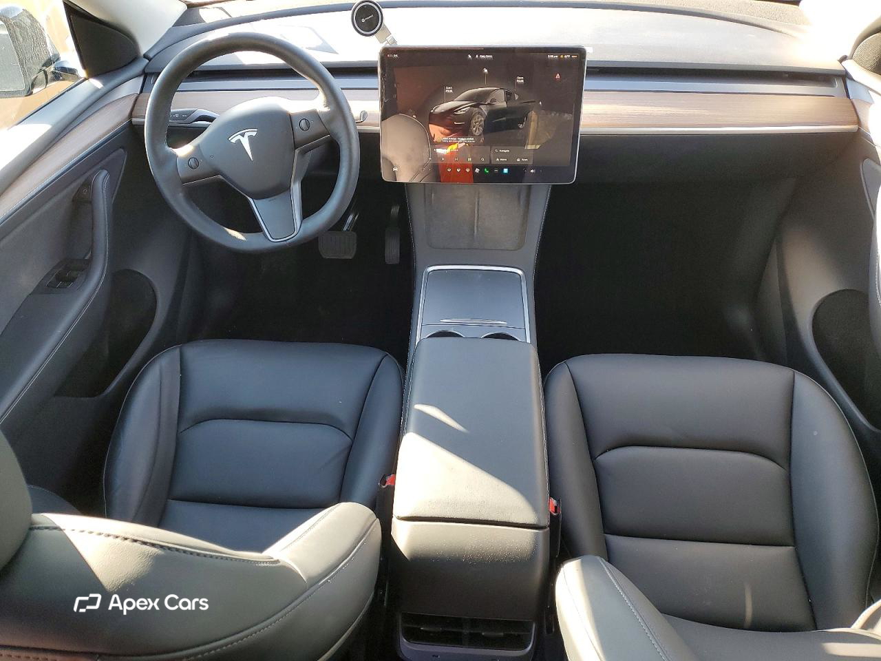 Tesla Model Y 2025