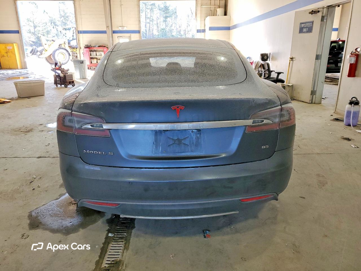 Tesla Model S 2015