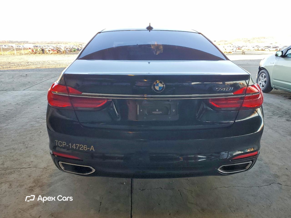 BMW Series 7 2016