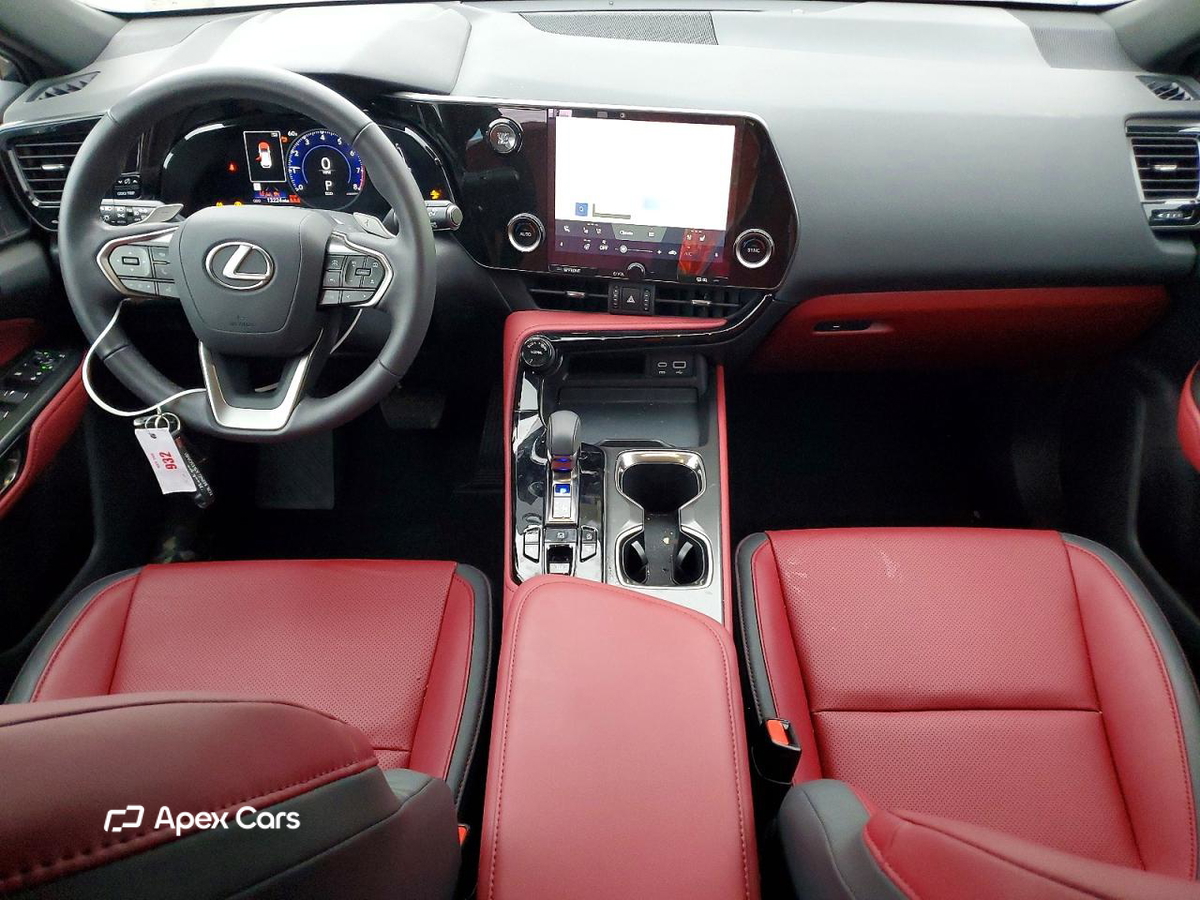 Lexus NX 2025