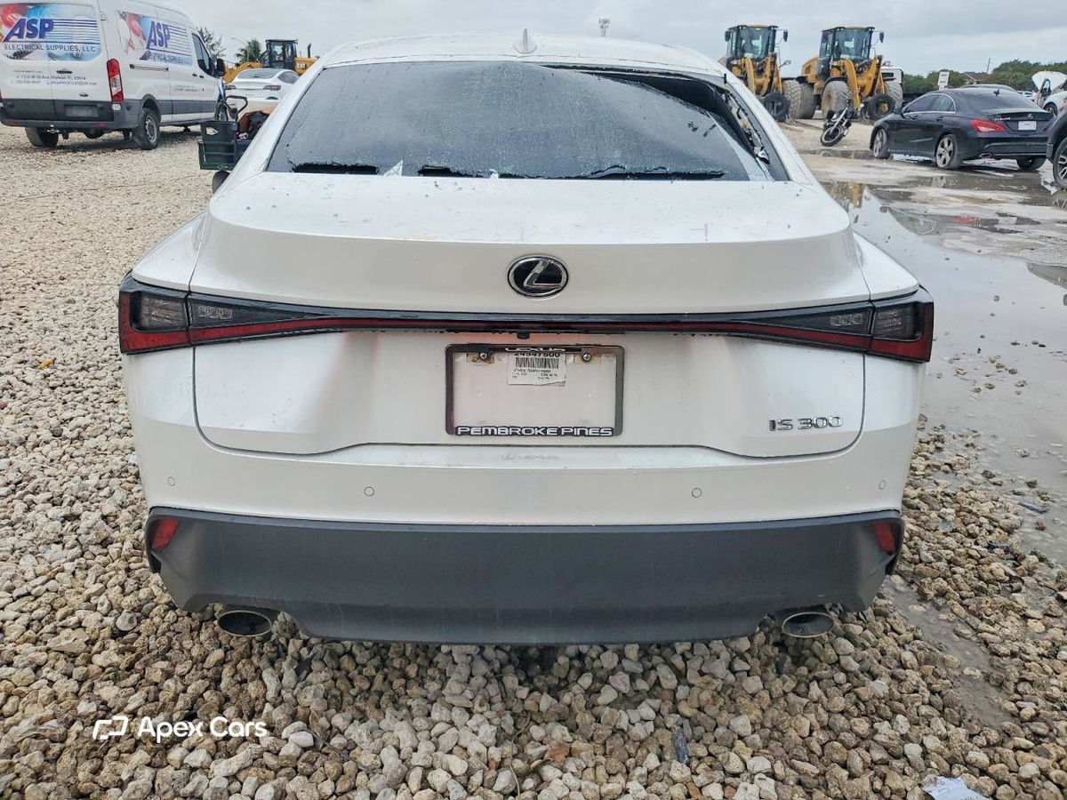 Lexus IS 2024