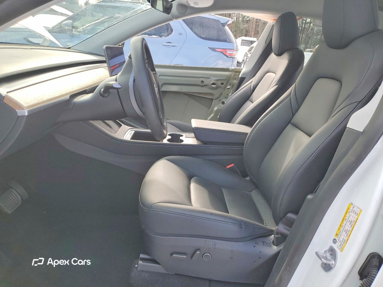 Tesla Model Y 2024