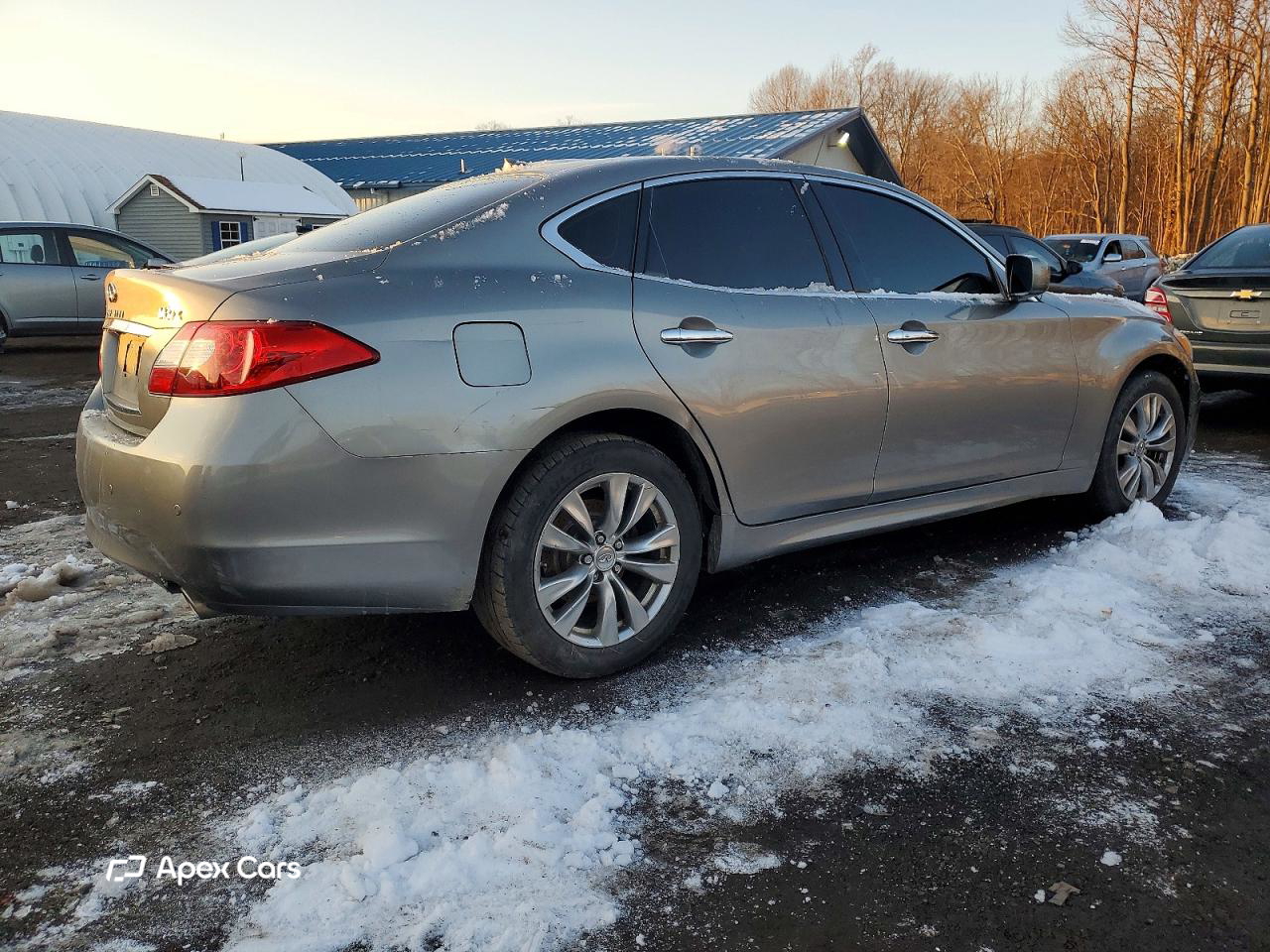 Infiniti M 2013