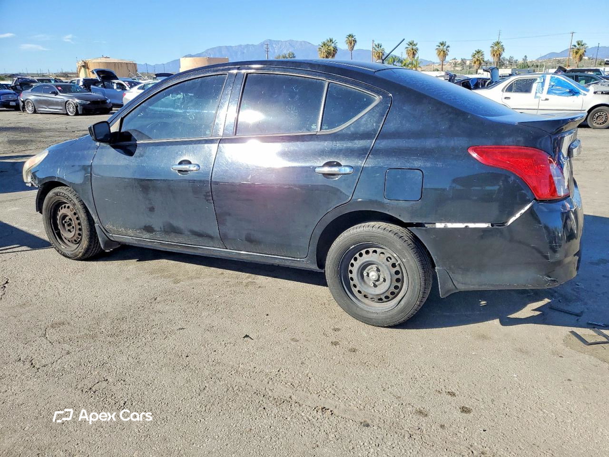 Nissan Versa 2016