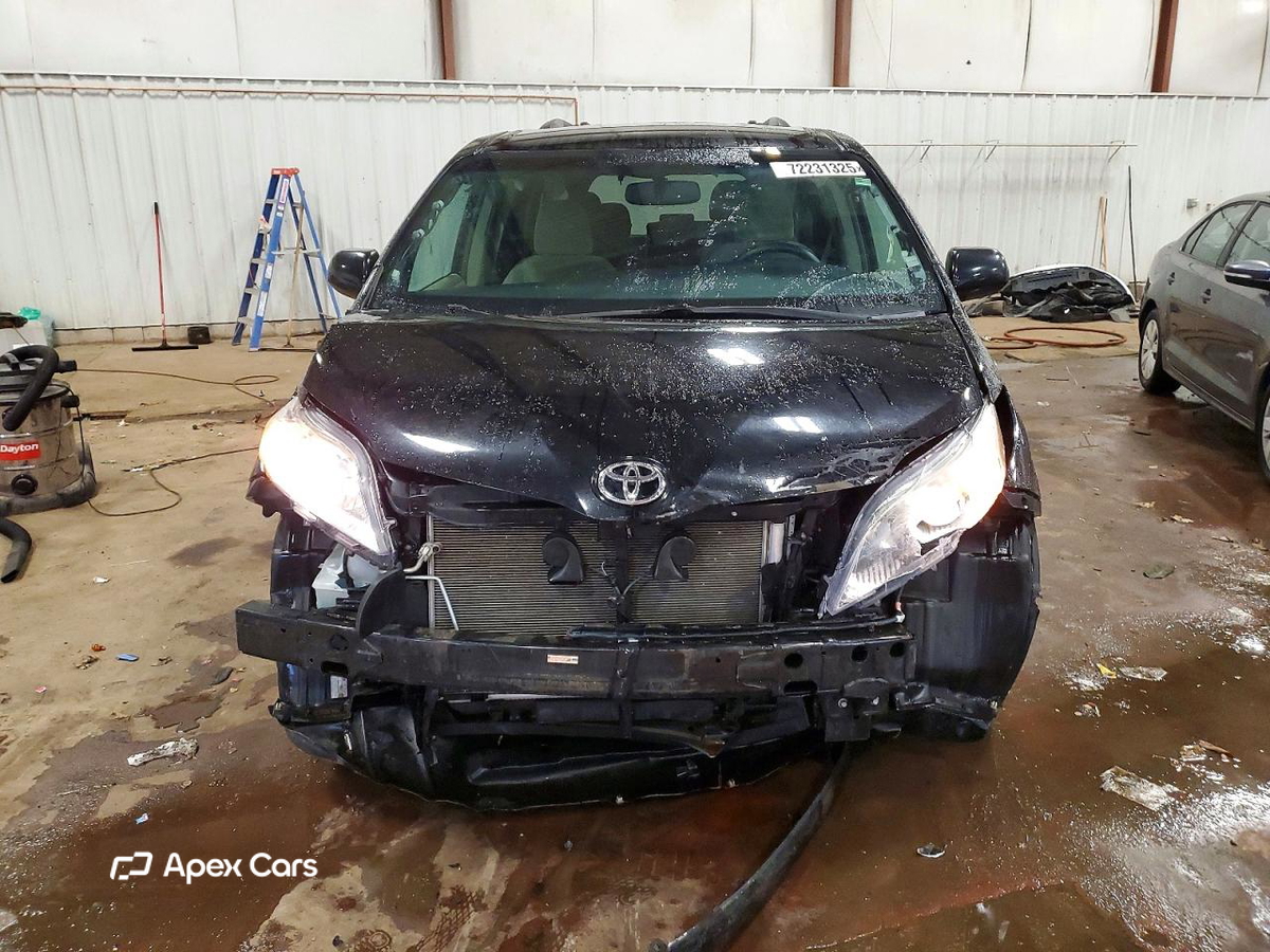 Toyota Sienna 2015