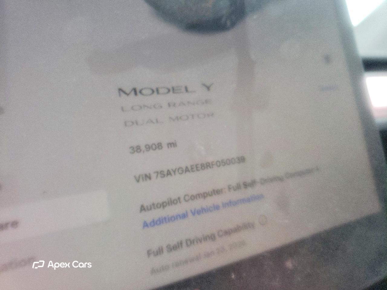 Tesla Model Y 2024