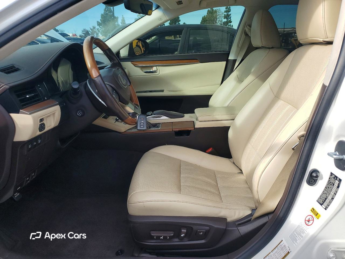 Lexus ES 2016