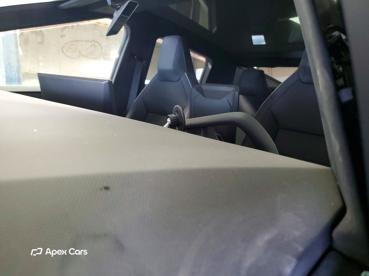 Tesla Cybertruck 2025