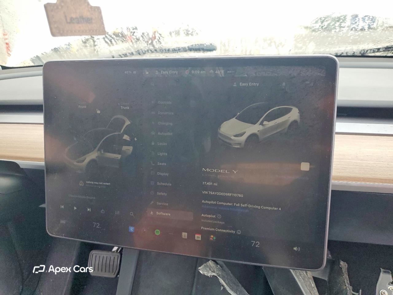 Tesla Model Y 2024