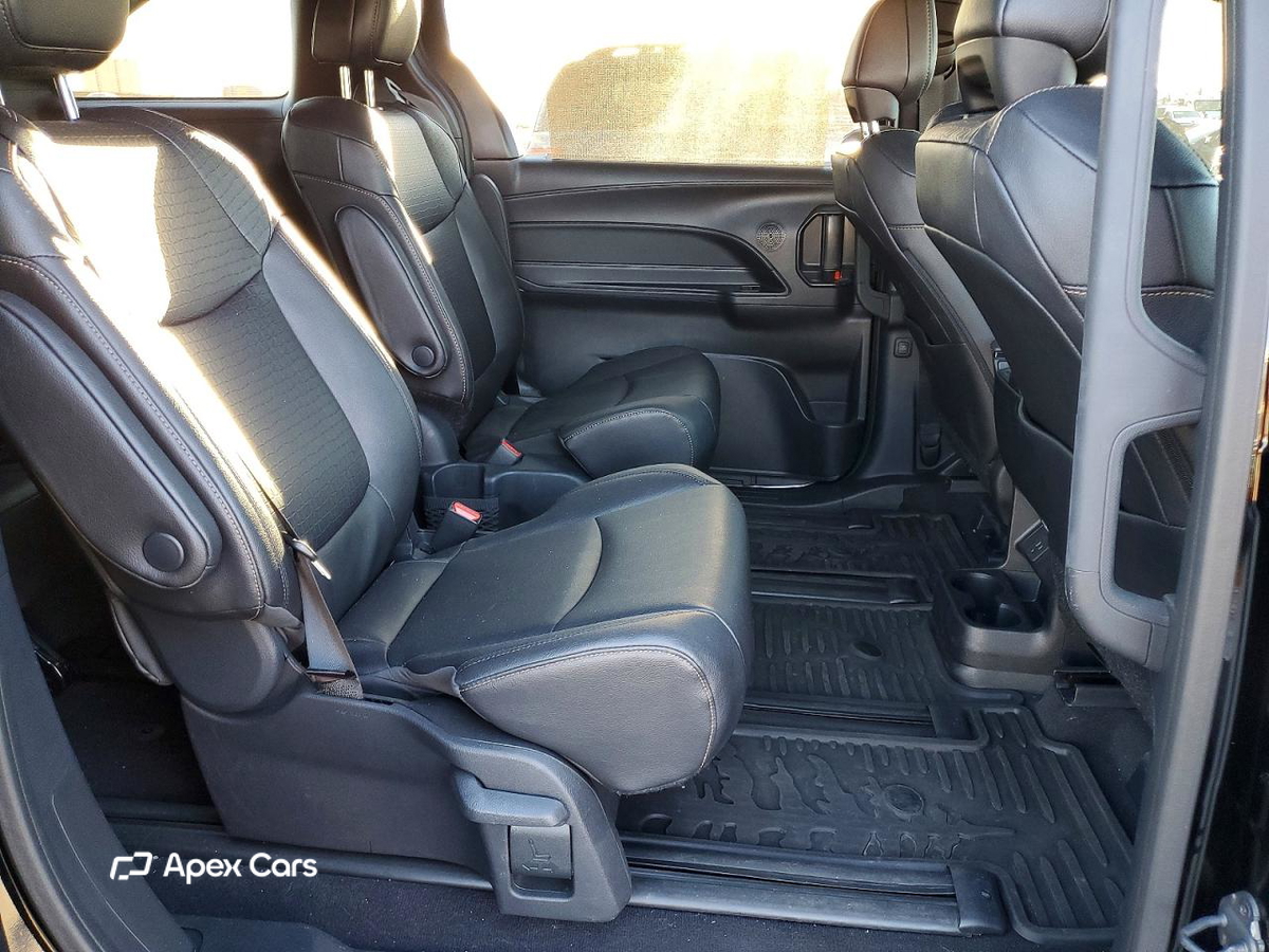 Toyota Sienna 2025