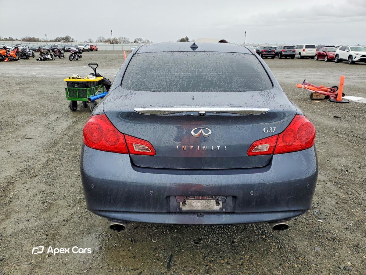 Infiniti G 2012