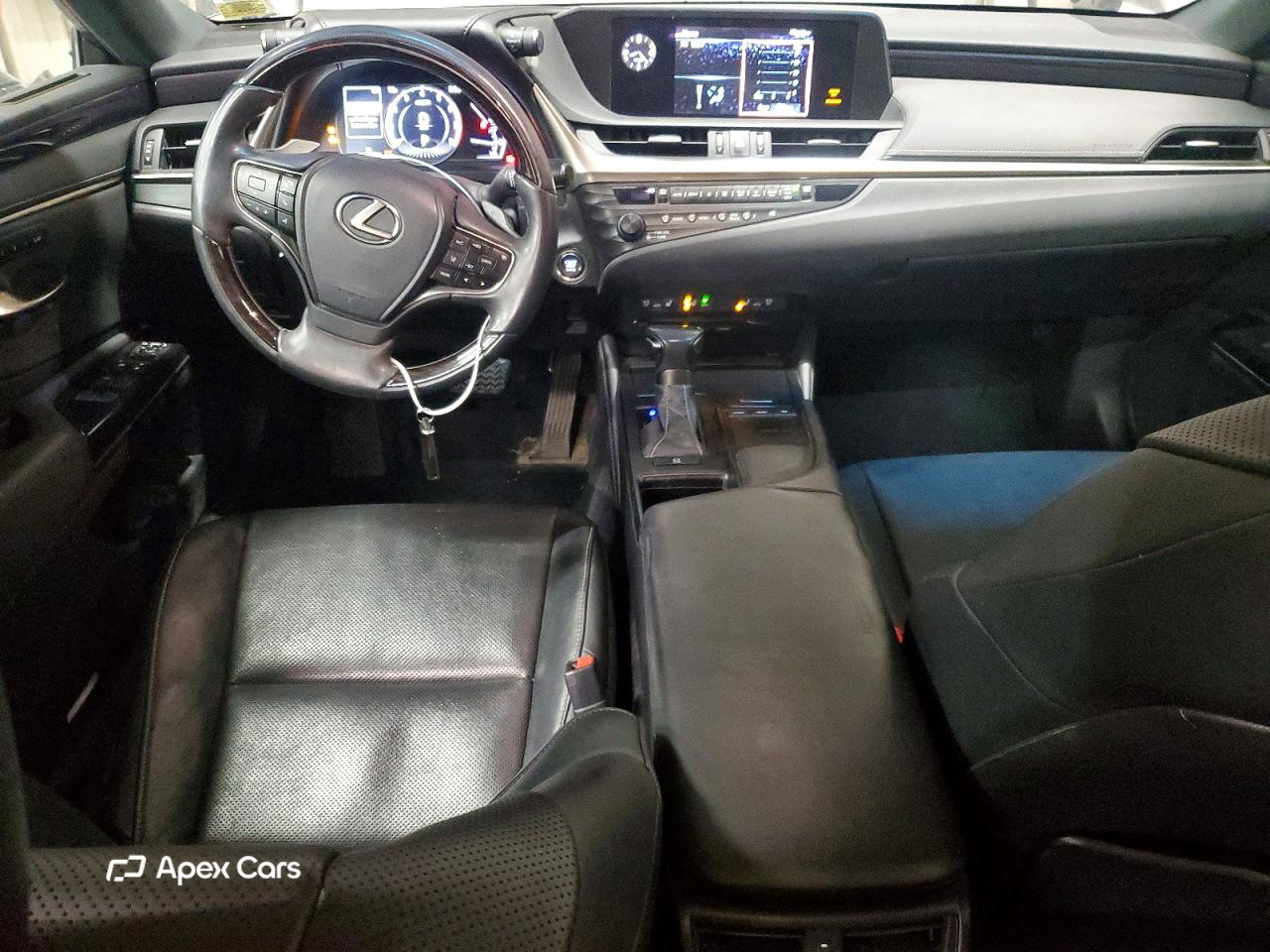 Lexus ES 2020