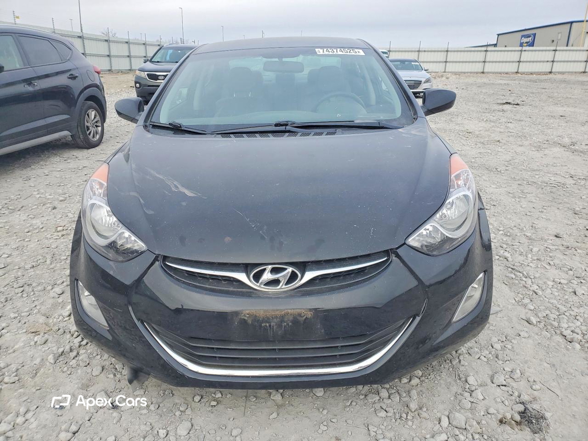Hyundai Elantra 2012