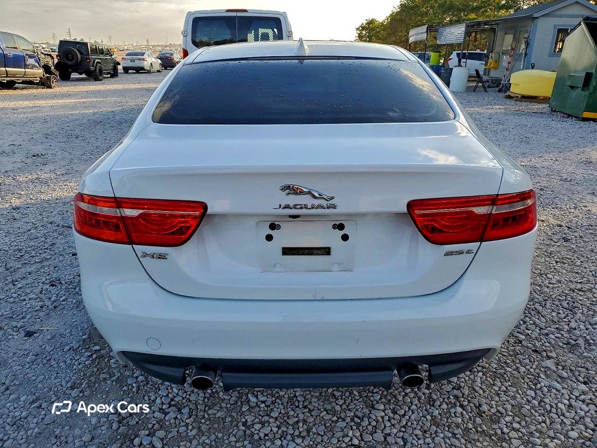 Jaguar XE 2017