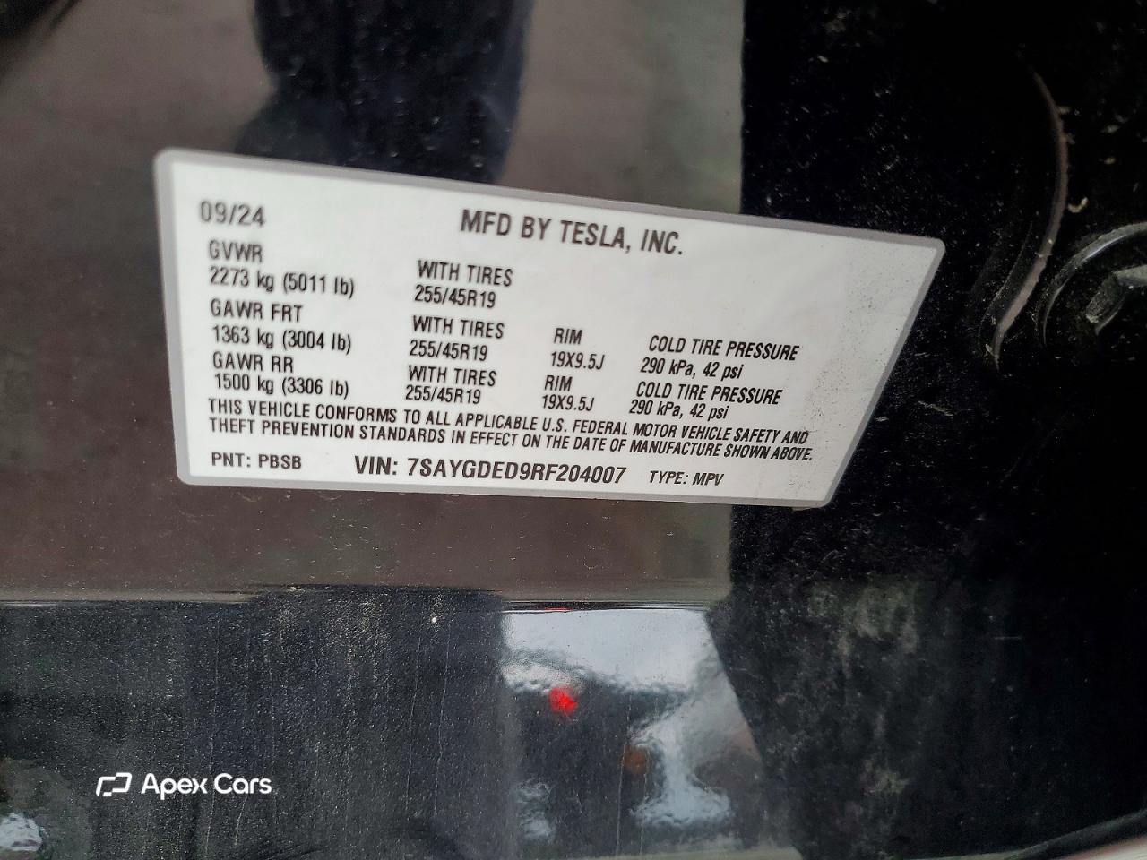 Tesla Model Y 2024