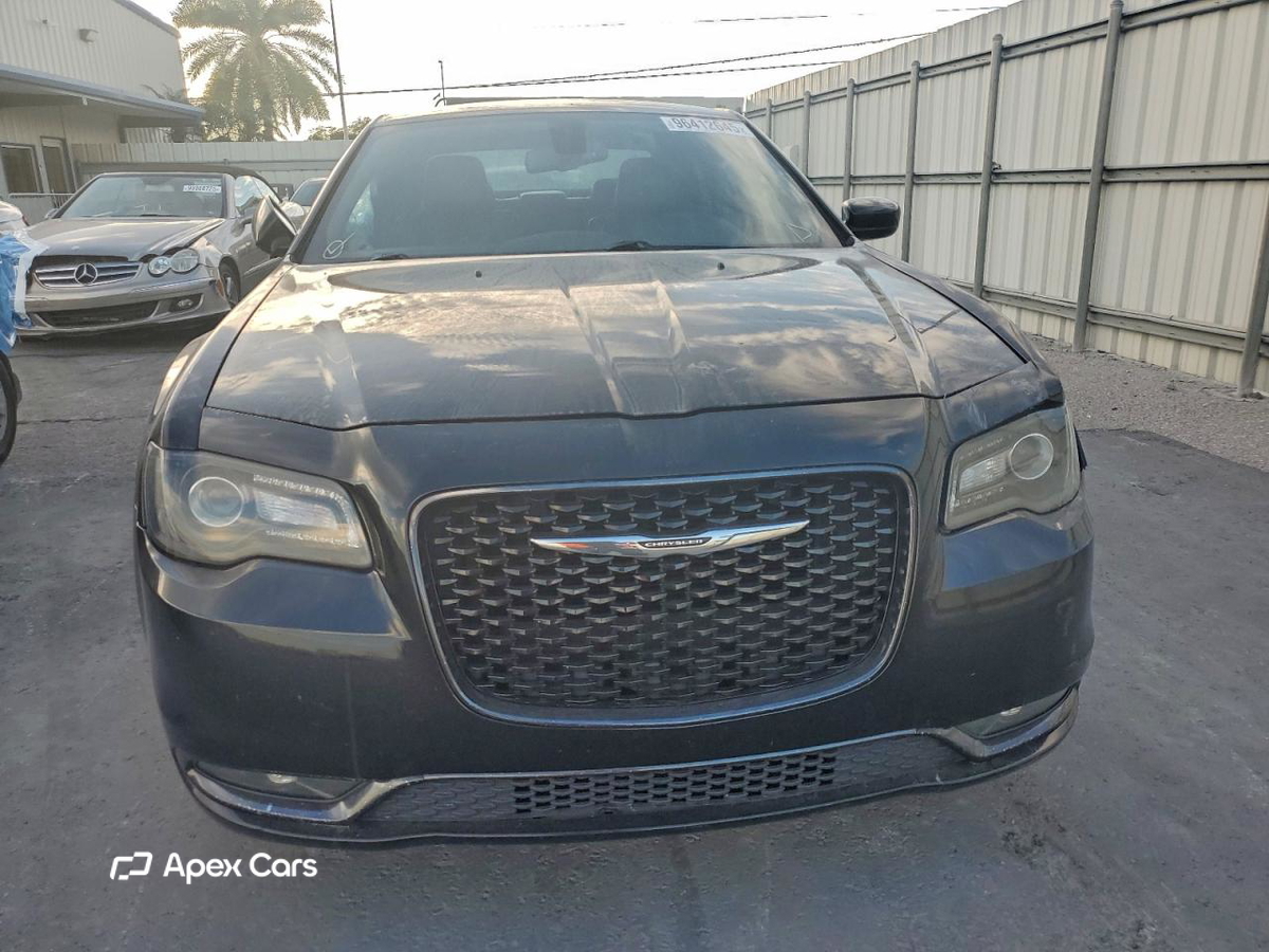 Chrysler 300 2017