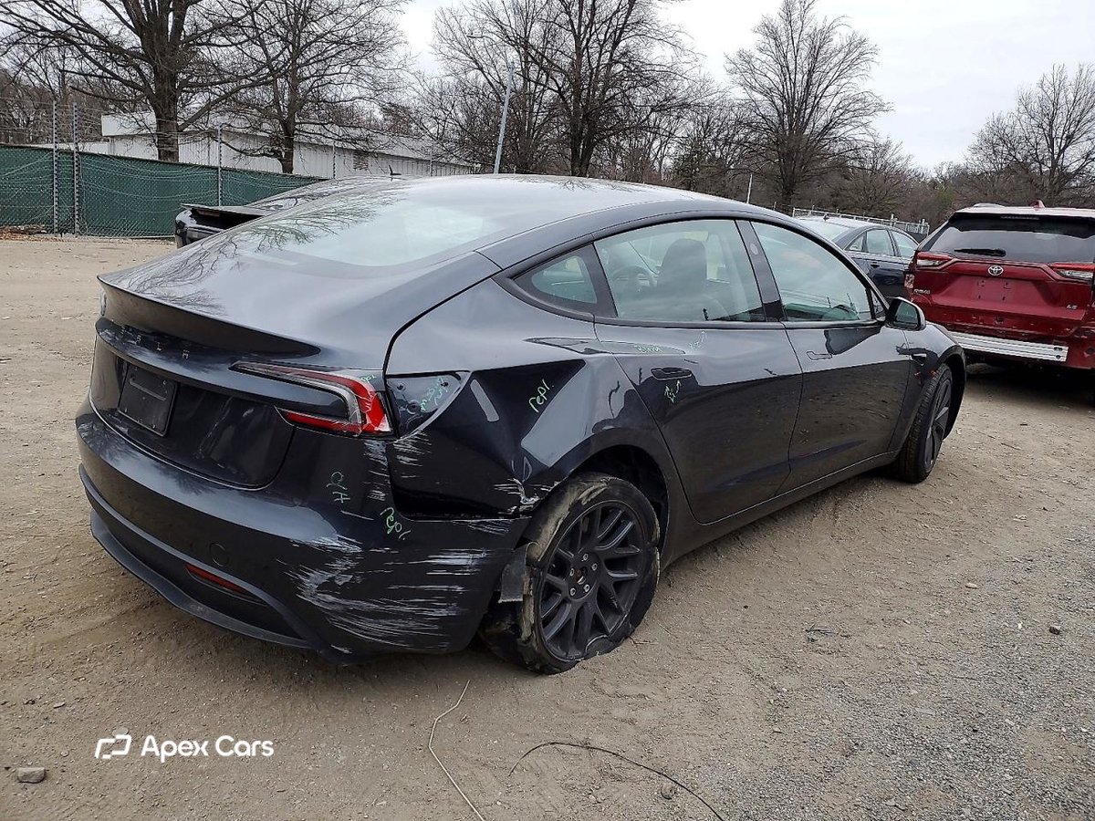 Tesla Model 3 2024