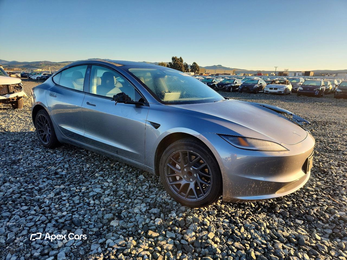 Tesla Model 3 2025