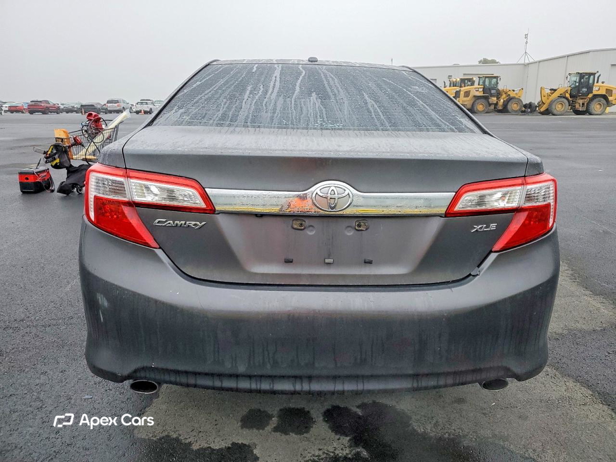 Toyota Camry 2012