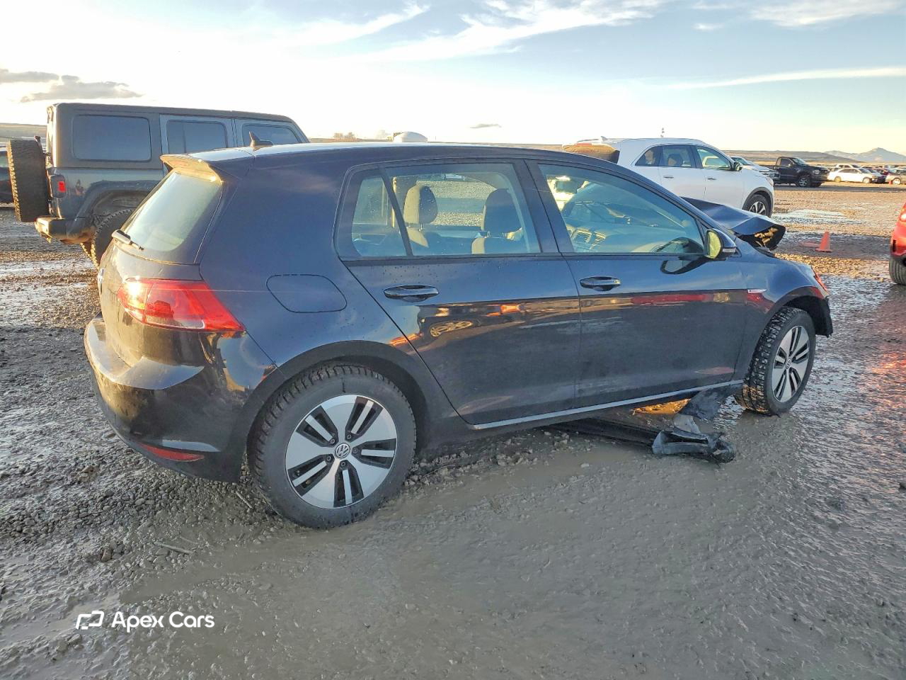 Volkswagen e Golf 2016