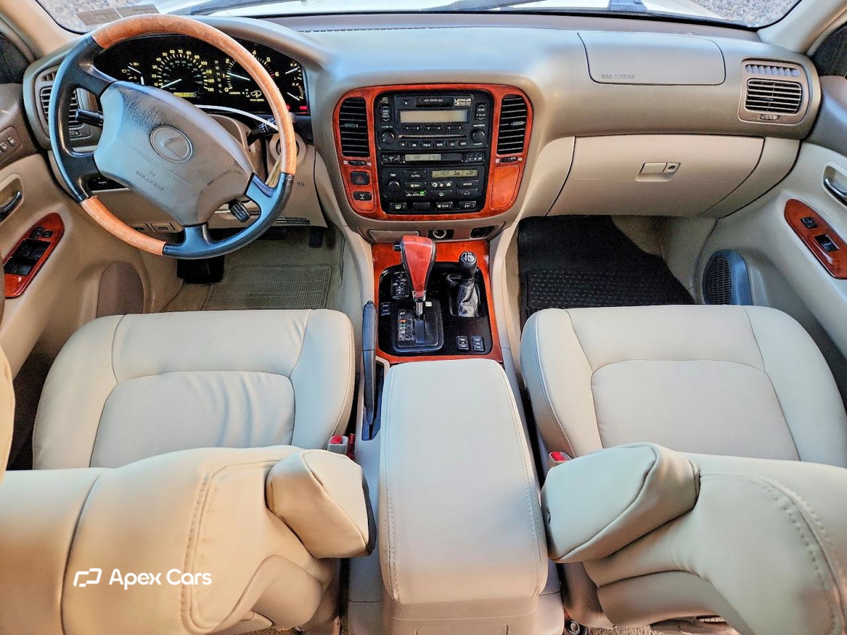Lexus LX 2000