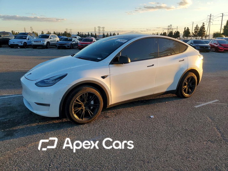 Tesla Model Y 2020 - Image 1 of 13
