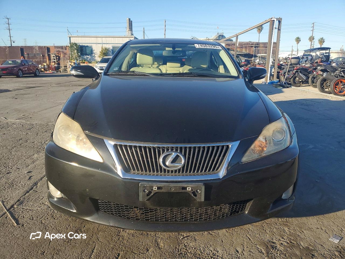 Lexus IS 2010