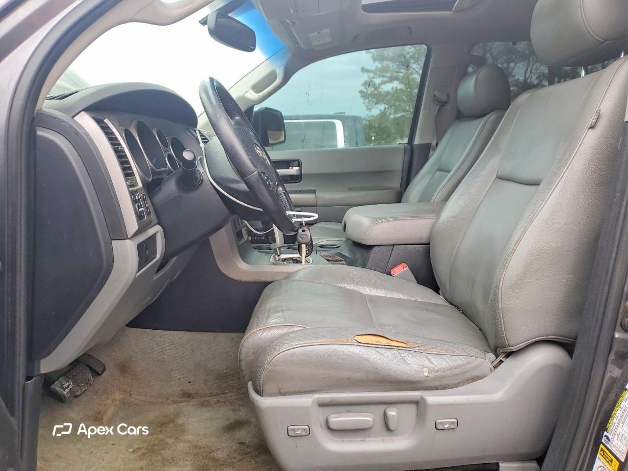 Toyota Sequoia 2011