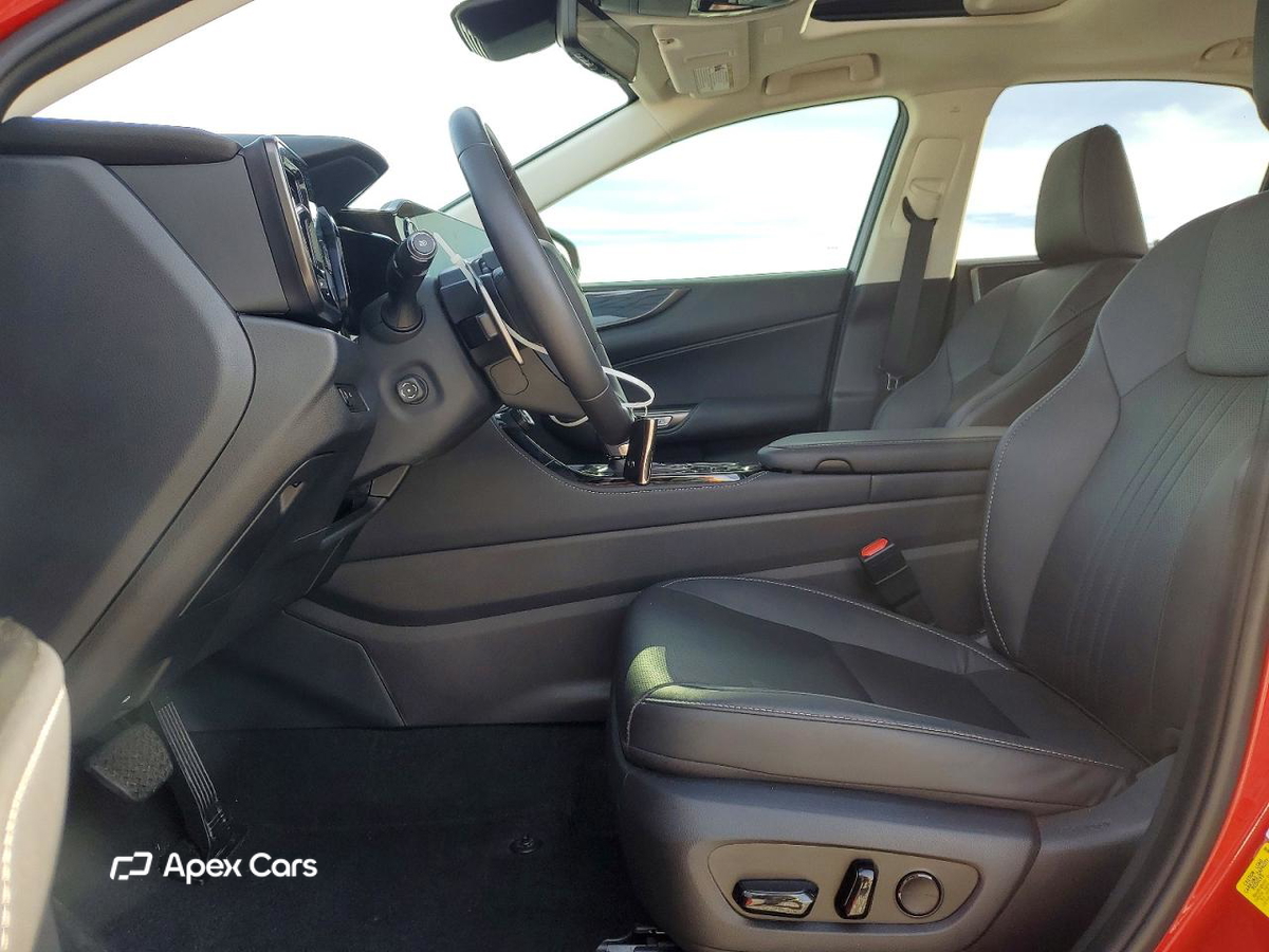 Lexus NX 2024
