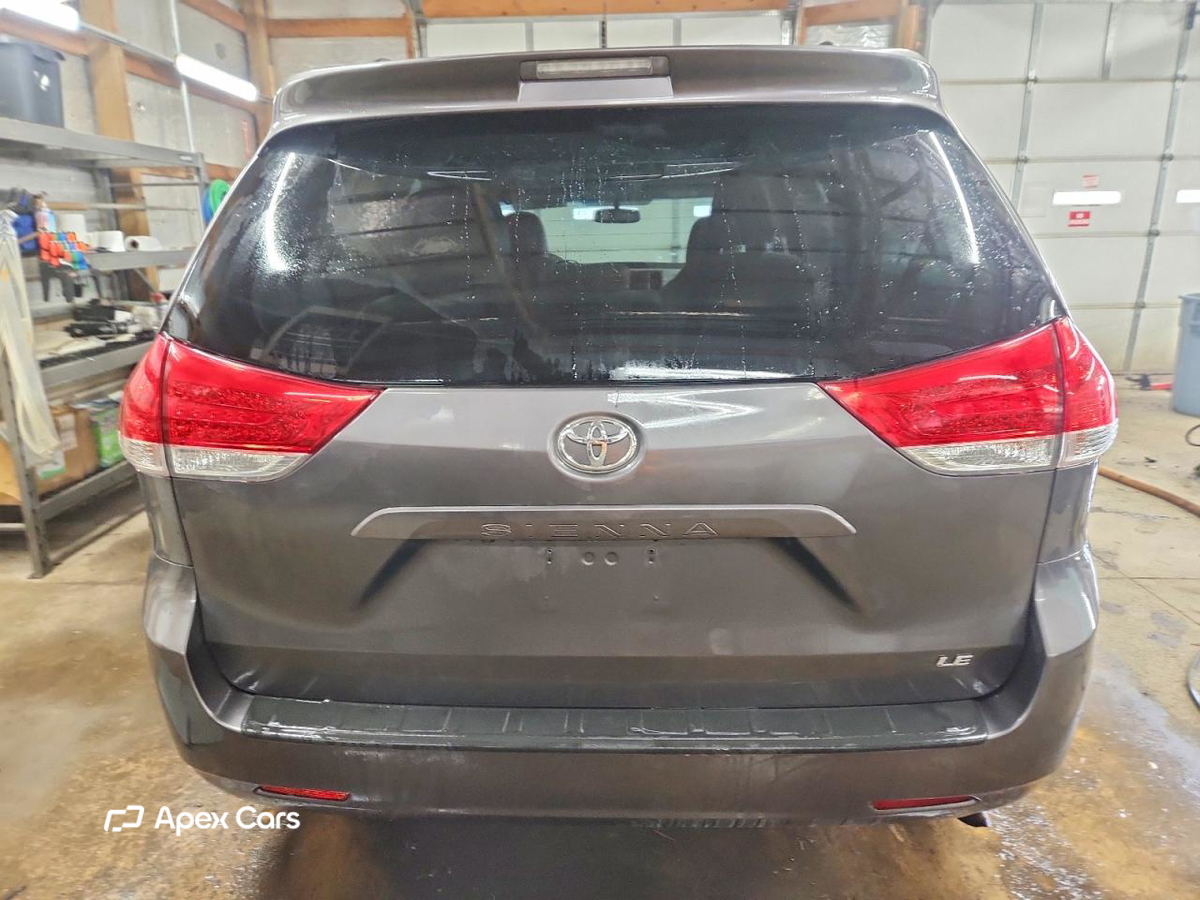 Toyota Sienna 2012