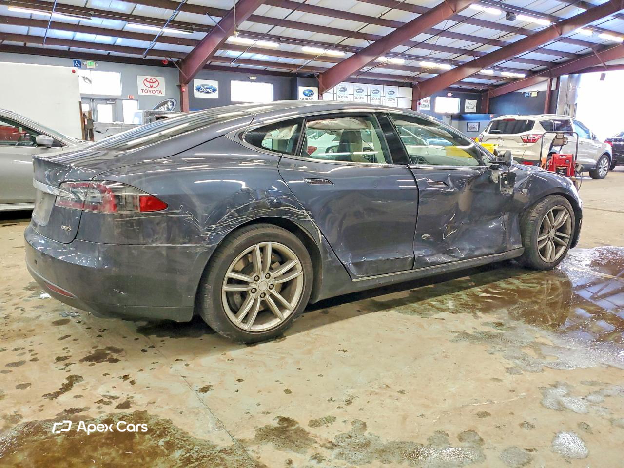 Tesla Model S 2015