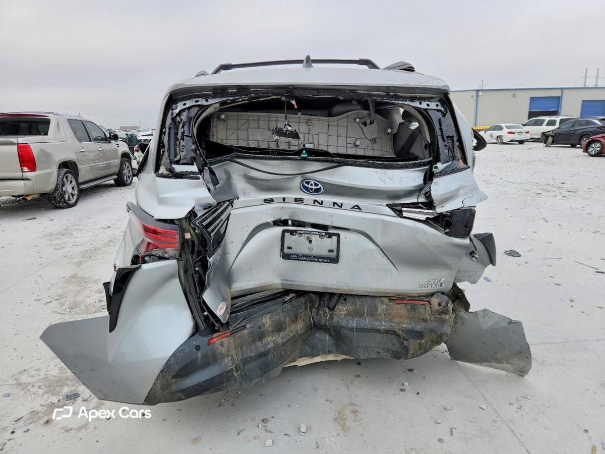 Toyota Sienna 2021
