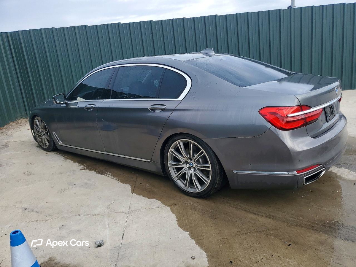 BMW Series 7 2016