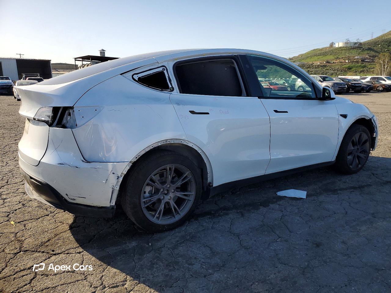 Tesla Model Y 2024