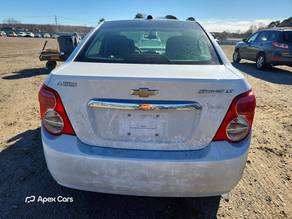 Chevrolet Sonic 2015