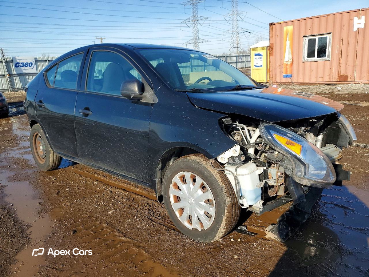 Nissan Versa 2015