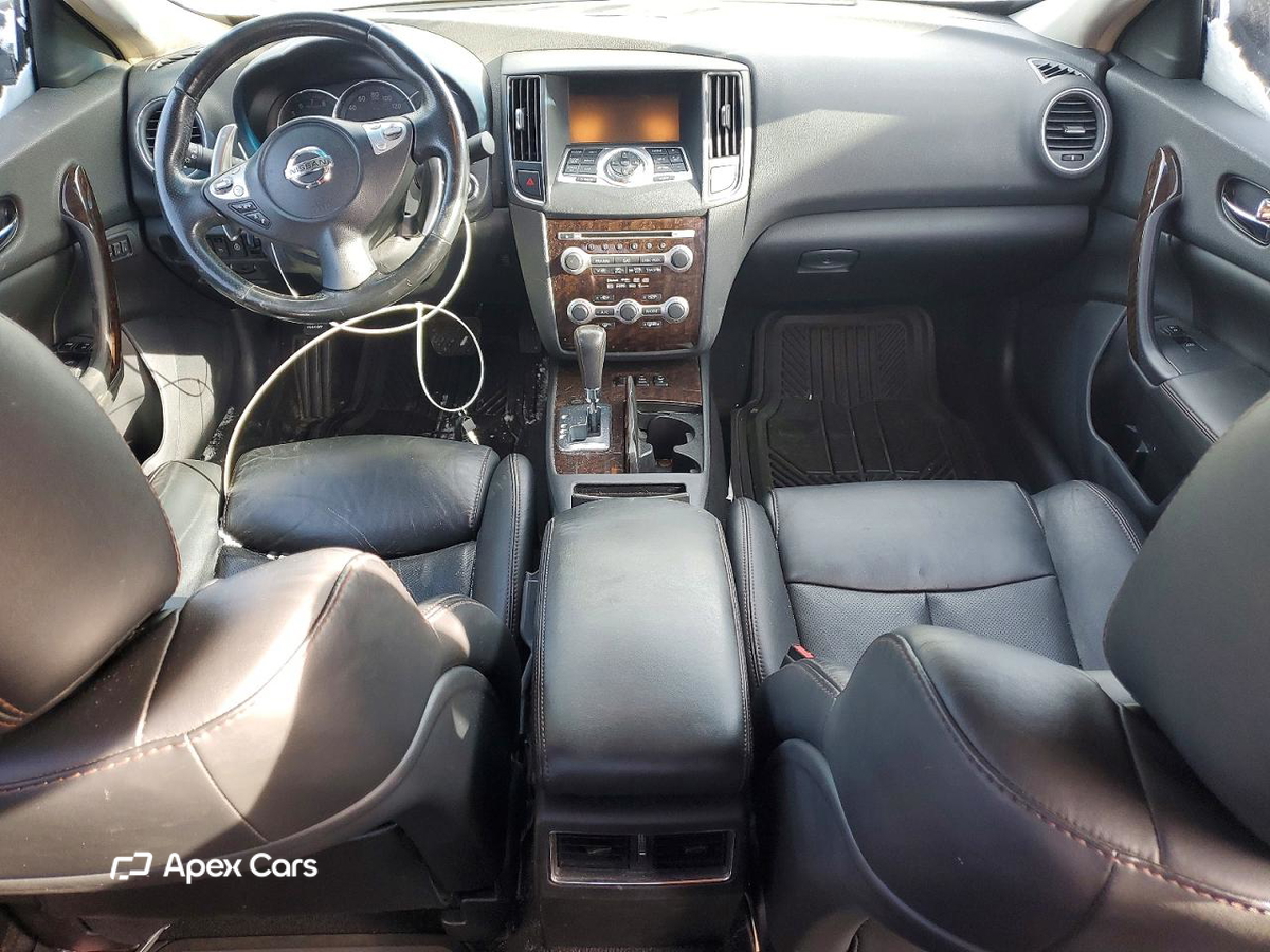Nissan Maxima 2010