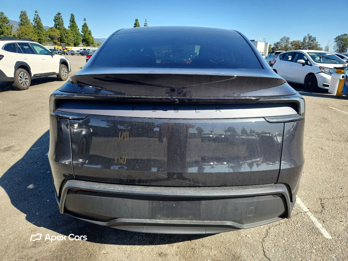 Tesla Model Y 2026