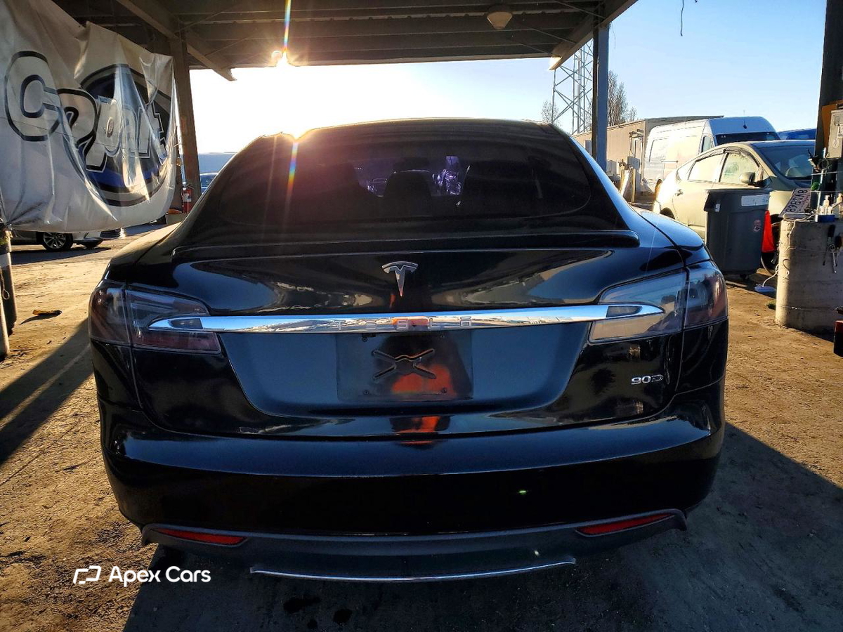 Tesla Model S 2016
