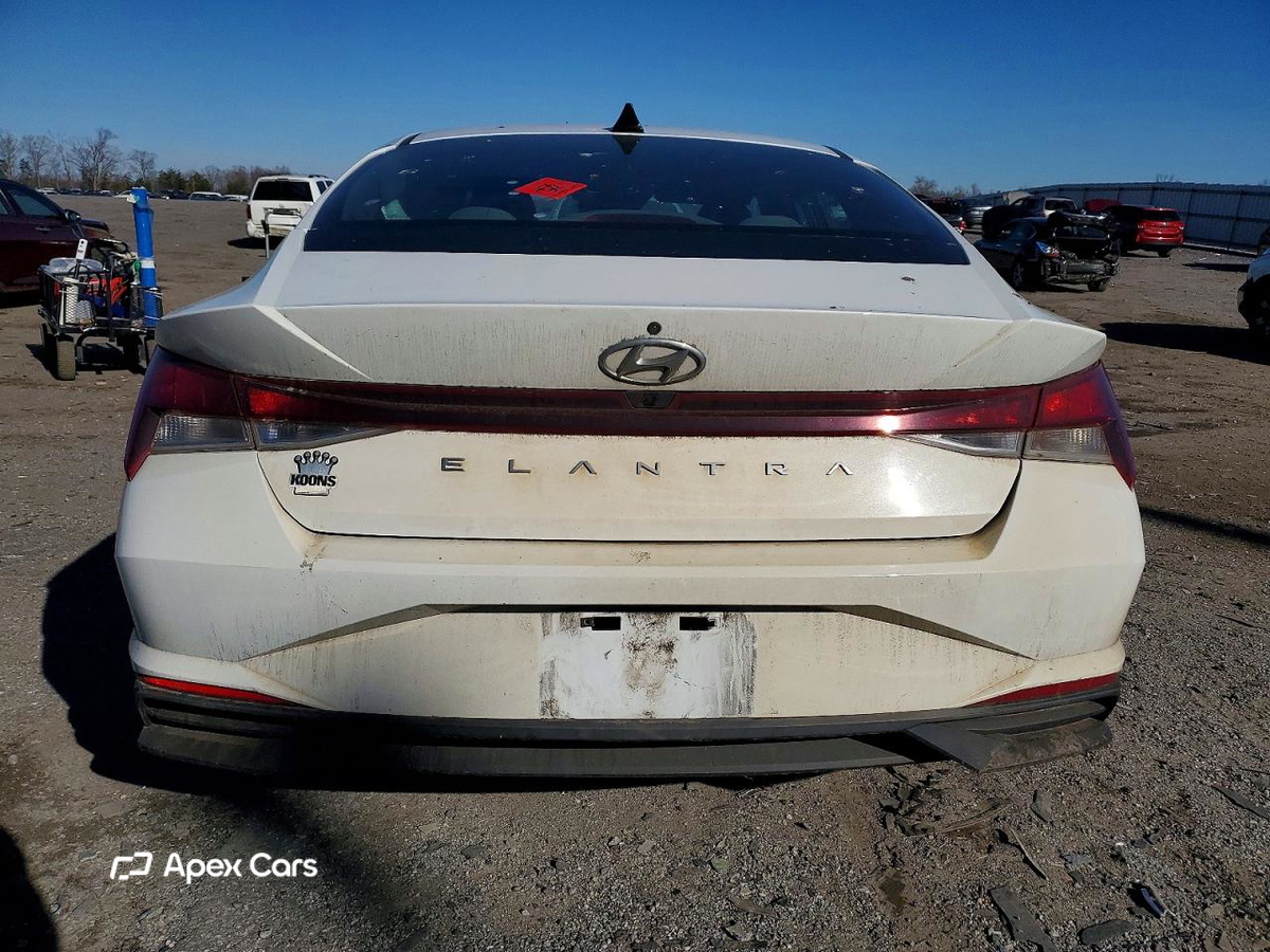 Hyundai Elantra 2021