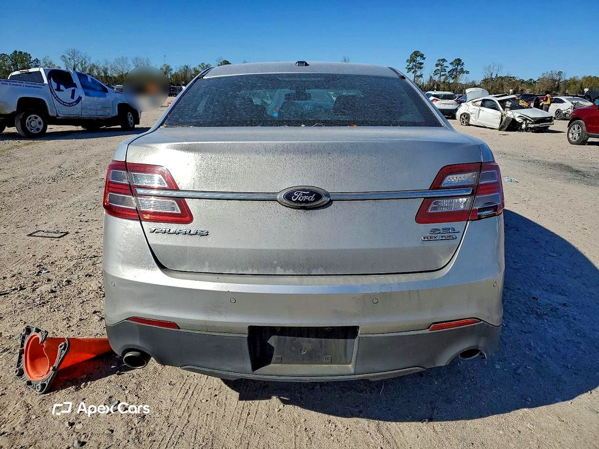 Ford Taurus 2015