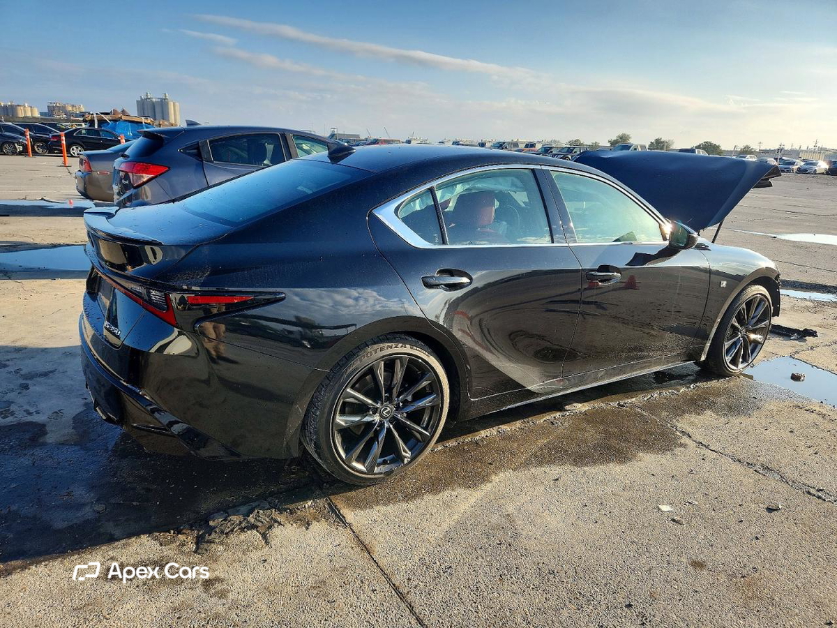 Lexus IS 2024