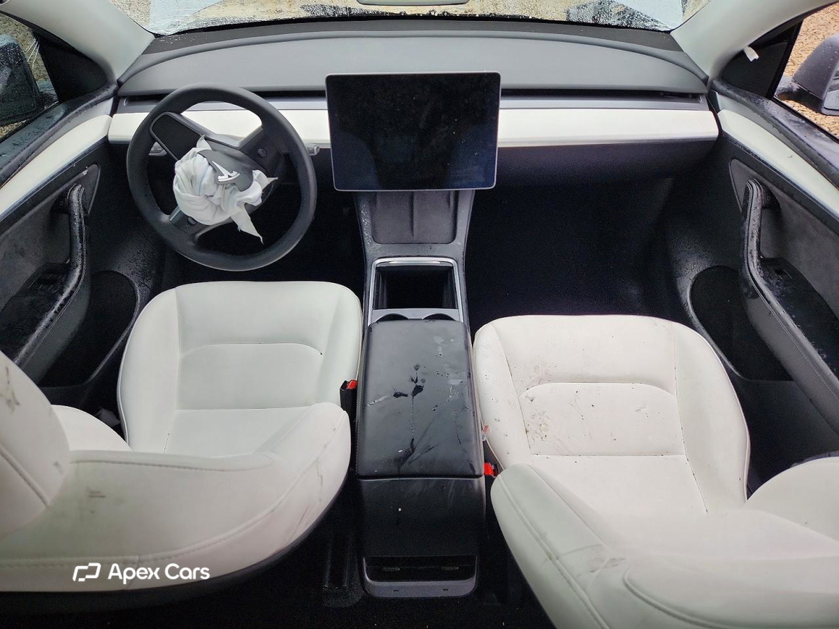 Tesla Model Y 2025