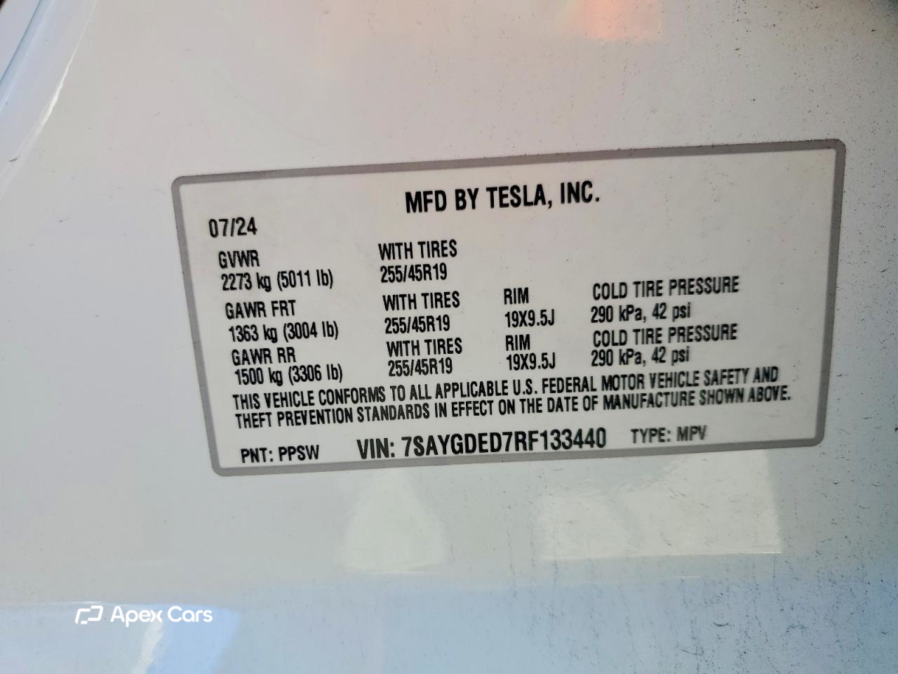 Tesla Model Y 2024